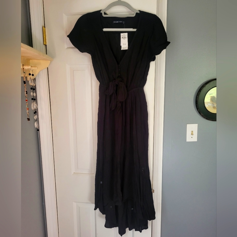 NWT Abercrombie & Fitch V-neck knot-front Midi Dress